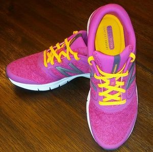 New Balance 711 v2 Women's Running Shoes